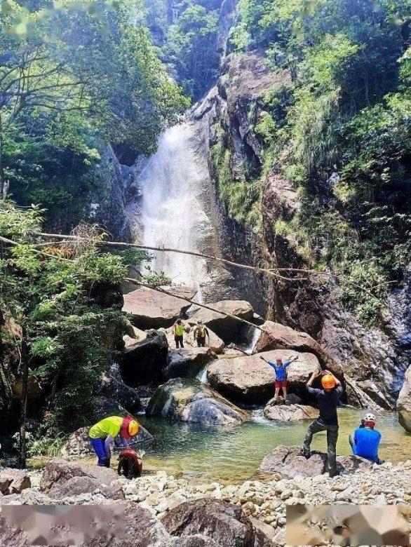 碧桂园公园里旁边的垃圾场问题；昭通大道火车站小区改造问题；巧家县小河镇住房处在滑坡高风险区问题有回复～